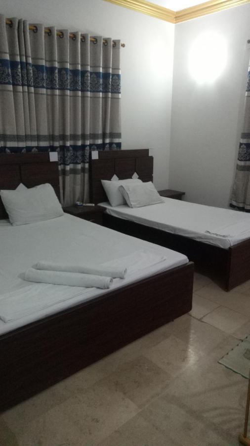 Hotel Crown Plaza, Near Karachi Airport, Darul Sehat Hospital, Dow, Agha Khan And Liaqat Hospital Exterior photo